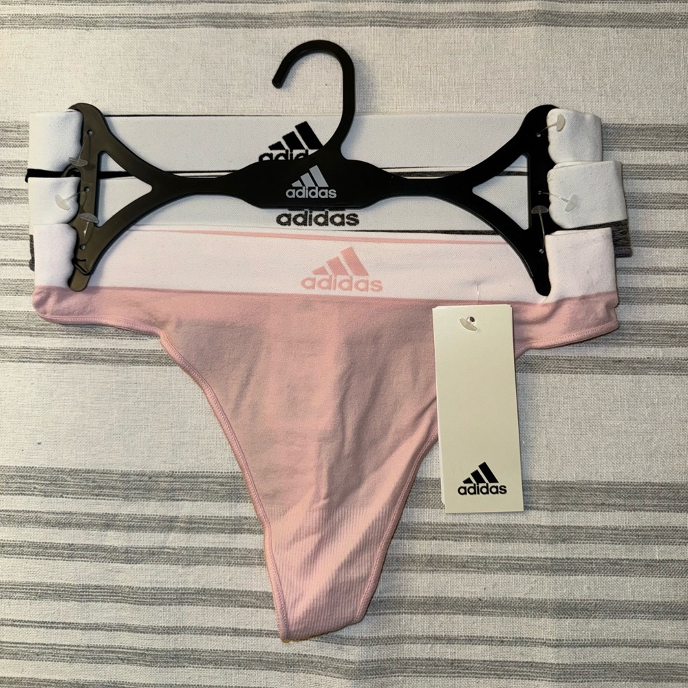 NWT Adidas Women's 3 pack Blend Spandex
THONG Underwear 4A2H96 Size Small